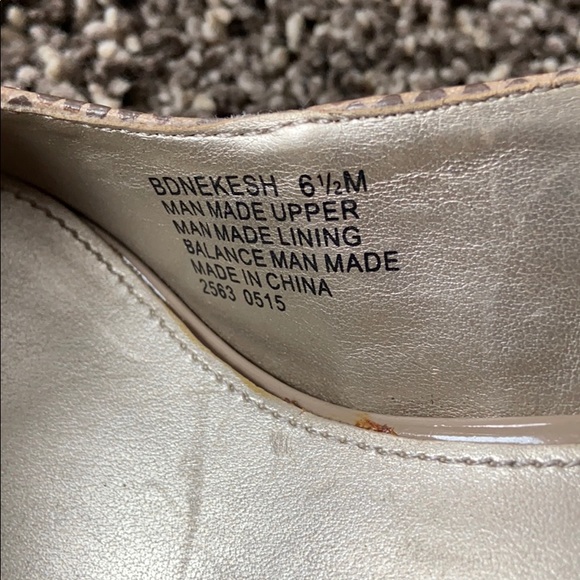 Heels - Picture 4 of 4